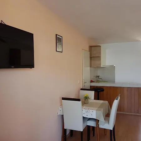 Studio 4385a